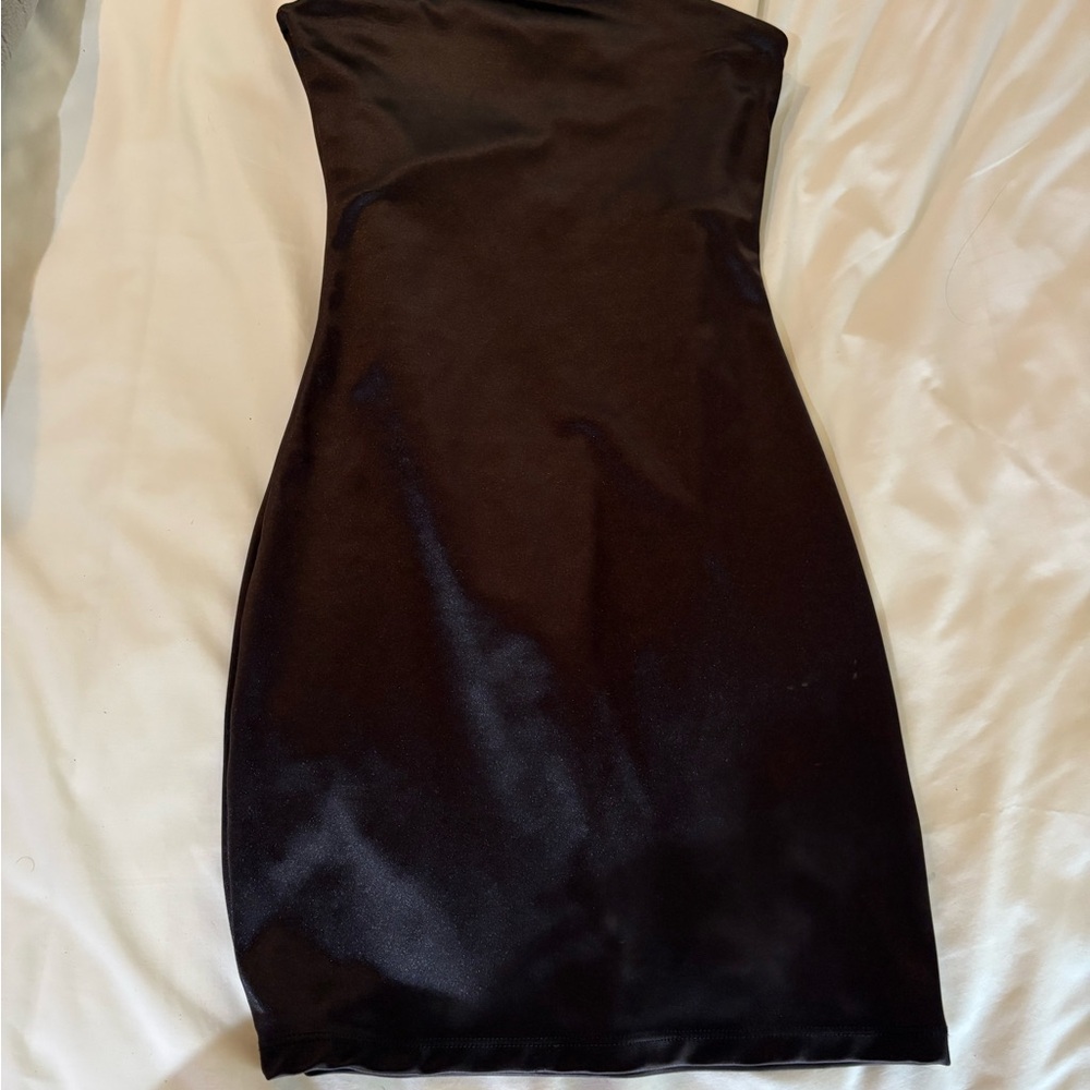Elegant Black Strapless Dress